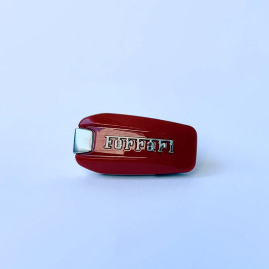 Ключ на Ferrari